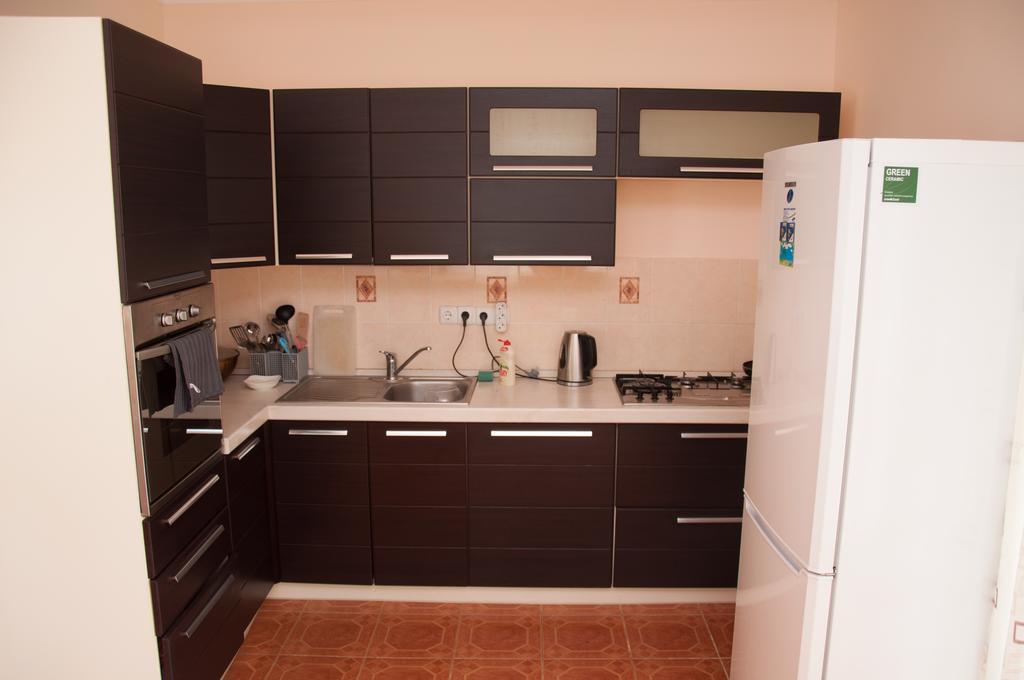 Almaty Backpackers Albergue Exterior foto
