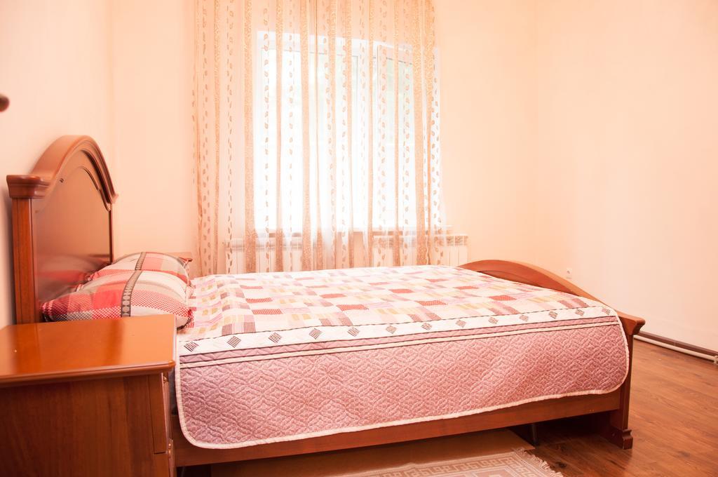 Almaty Backpackers Albergue Habitación foto