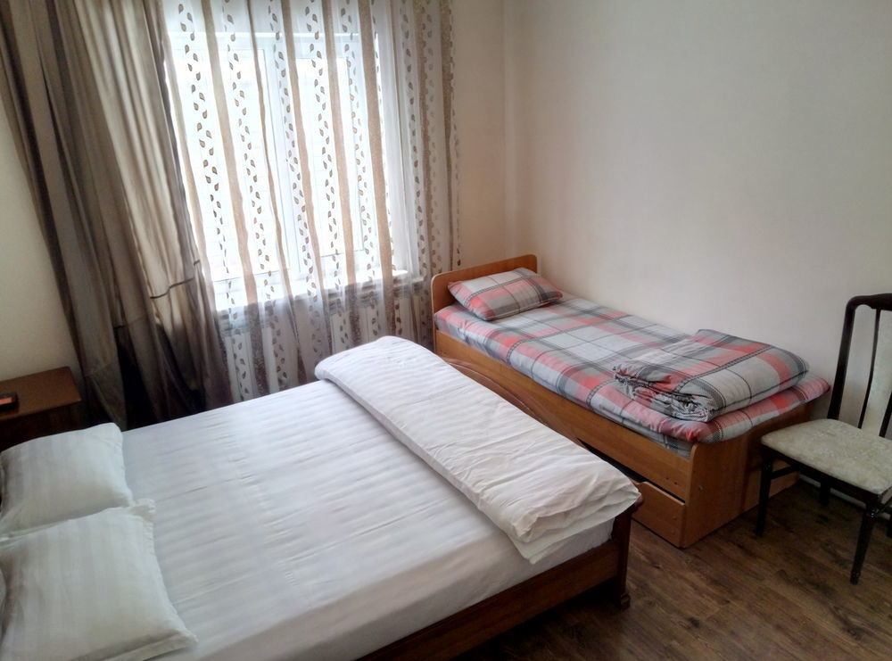 Almaty Backpackers Albergue Exterior foto