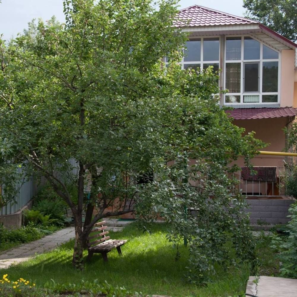 Almaty Backpackers Albergue Exterior foto