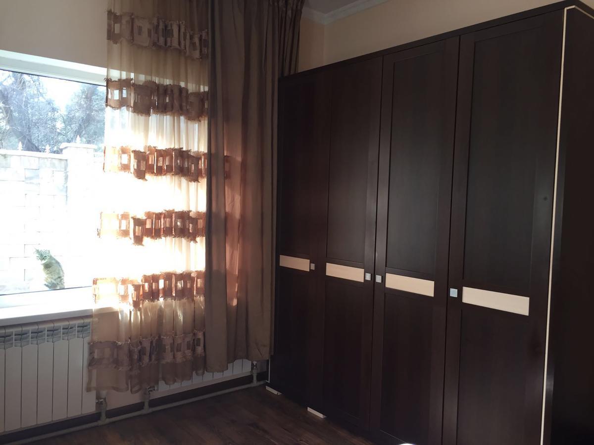 Almaty Backpackers Albergue Exterior foto